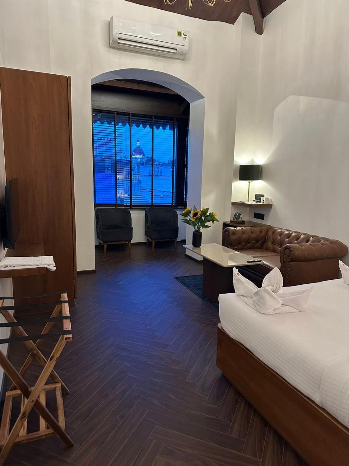 Gulf Hotel Mumbai- The Boutique Hotel Colaba มุมไบ ภายนอก รูปภาพ