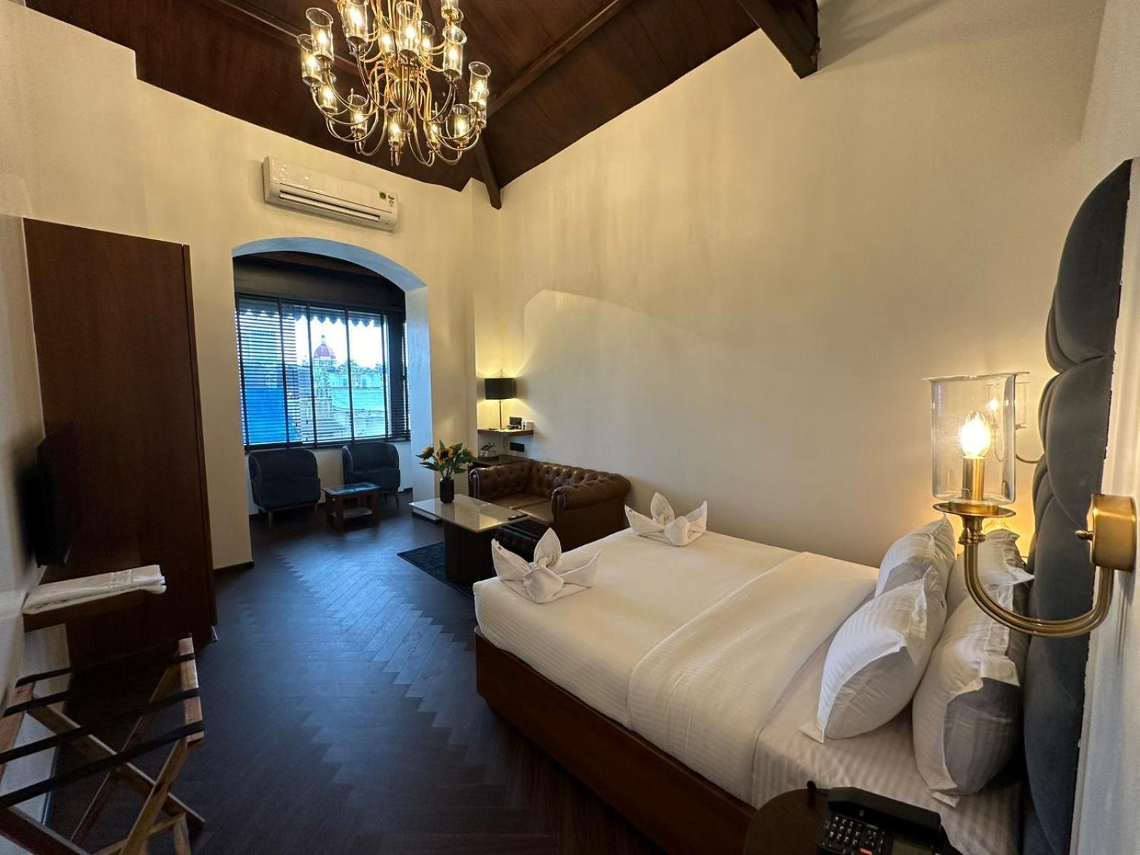 Gulf Hotel Mumbai- The Boutique Hotel Colaba มุมไบ ภายนอก รูปภาพ