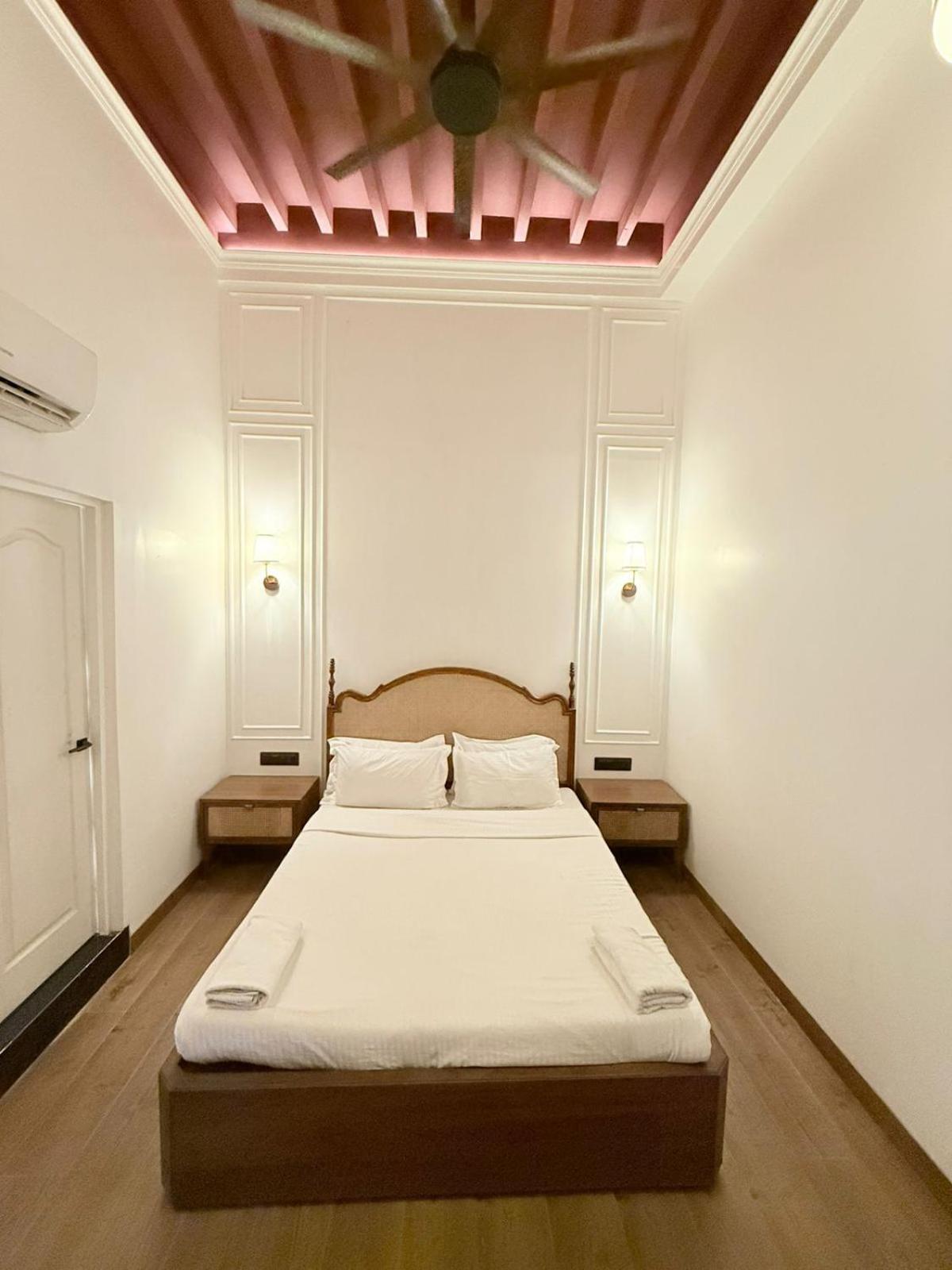 Gulf Hotel Mumbai- The Boutique Hotel Colaba มุมไบ ภายนอก รูปภาพ