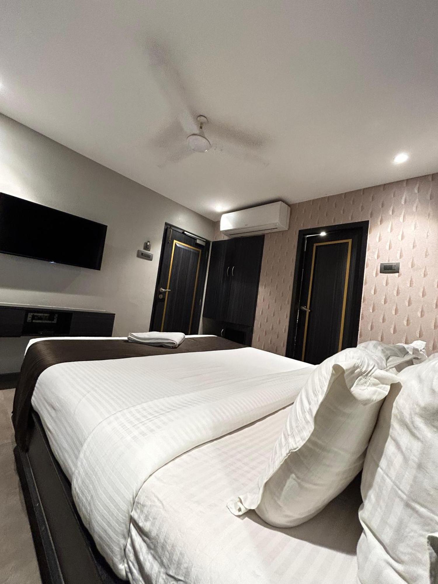 Gulf Hotel Mumbai- The Boutique Hotel Colaba มุมไบ ภายนอก รูปภาพ