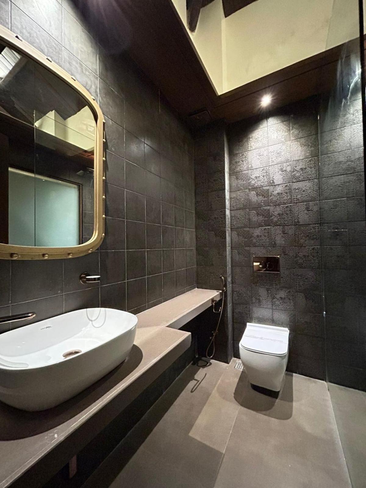 Gulf Hotel Mumbai- The Boutique Hotel Colaba มุมไบ ภายนอก รูปภาพ