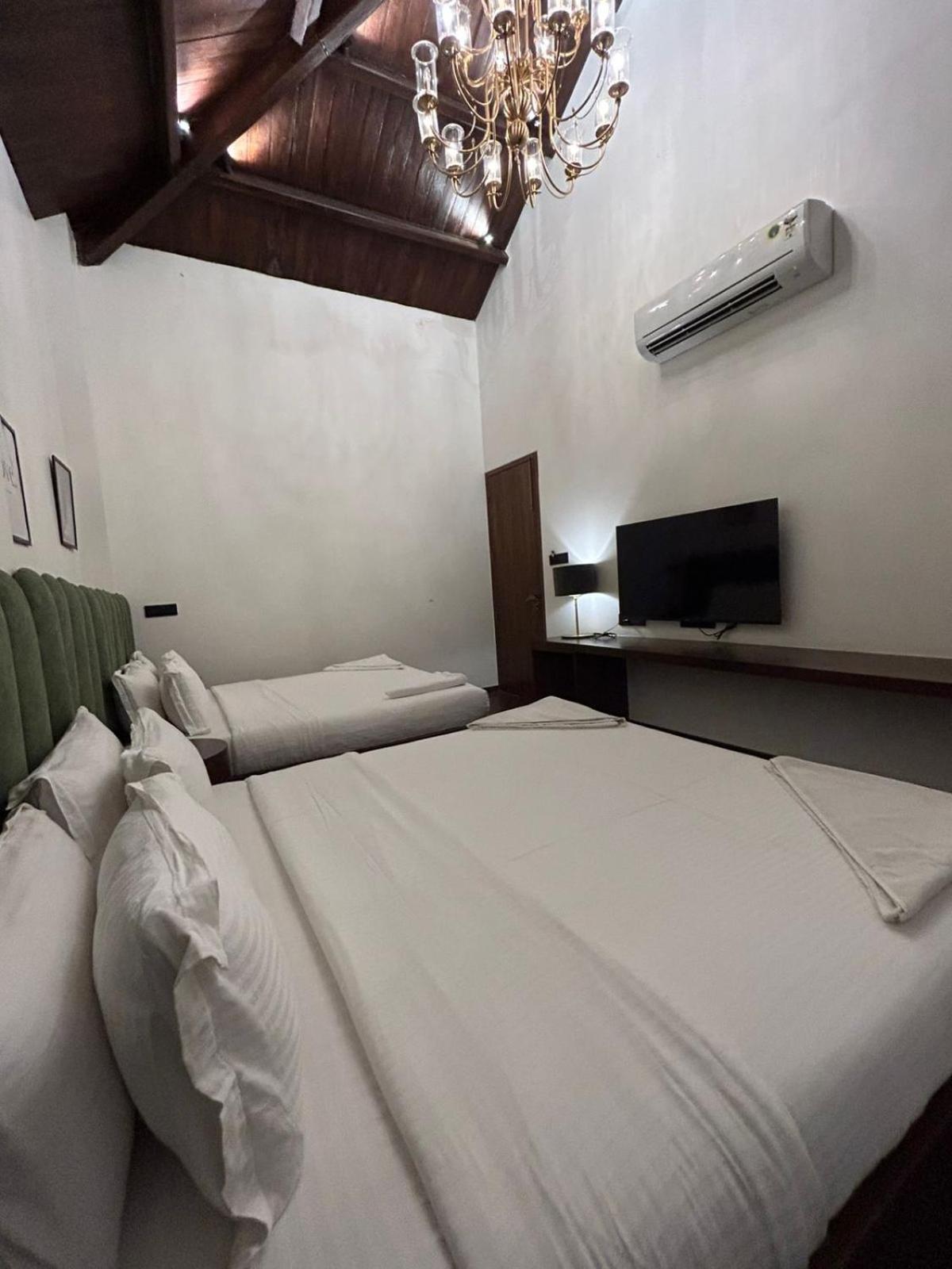 Gulf Hotel Mumbai- The Boutique Hotel Colaba มุมไบ ภายนอก รูปภาพ
