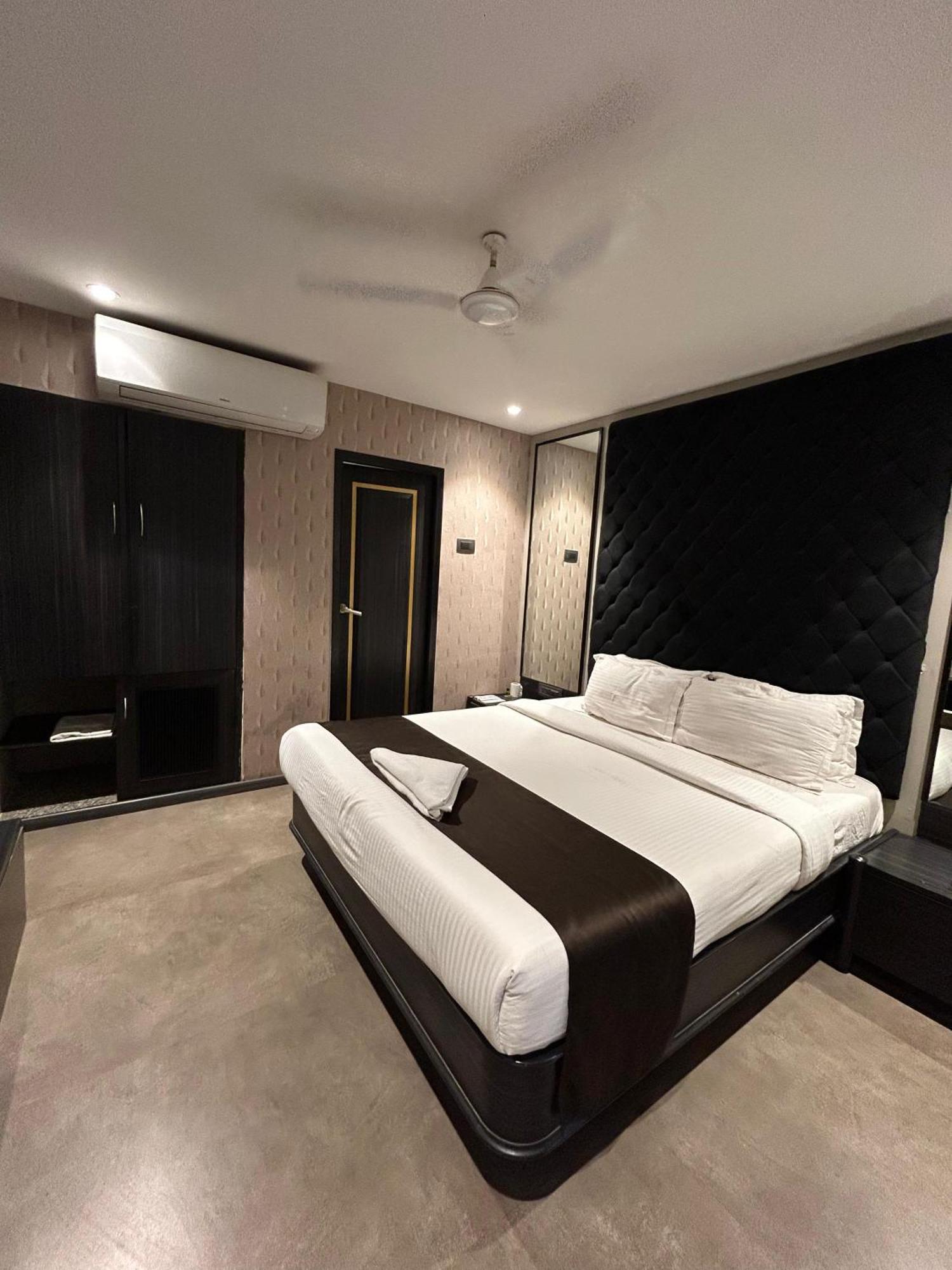 Gulf Hotel Mumbai- The Boutique Hotel Colaba มุมไบ ภายนอก รูปภาพ