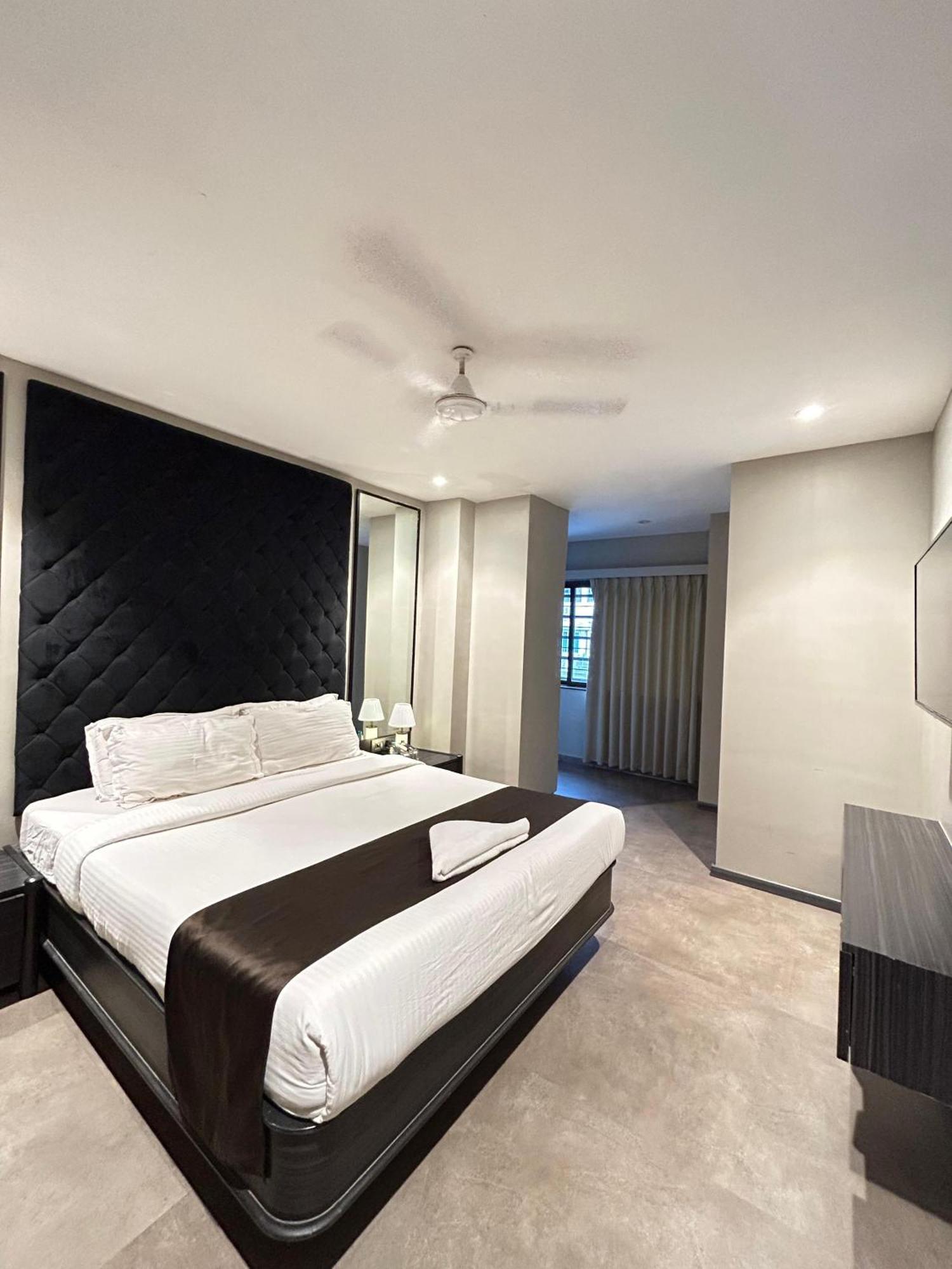 Gulf Hotel Mumbai- The Boutique Hotel Colaba มุมไบ ภายนอก รูปภาพ