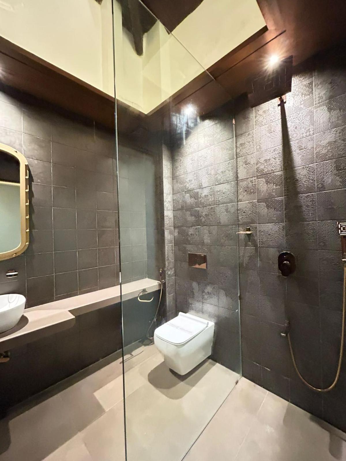 Gulf Hotel Mumbai- The Boutique Hotel Colaba มุมไบ ภายนอก รูปภาพ
