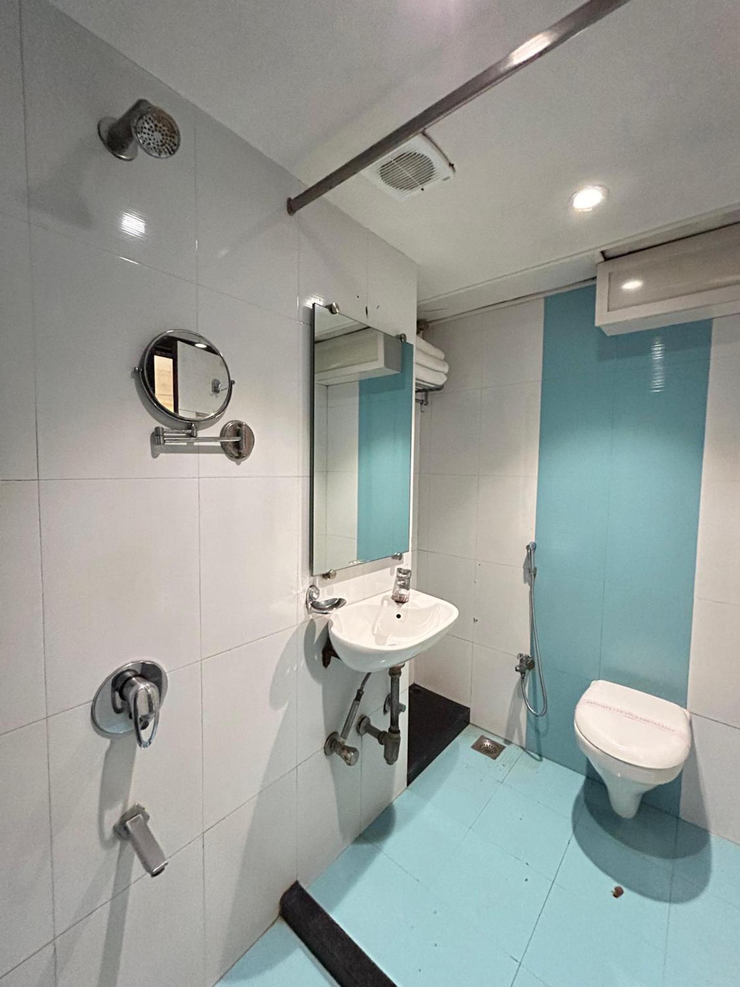 Gulf Hotel Mumbai- The Boutique Hotel Colaba มุมไบ ภายนอก รูปภาพ