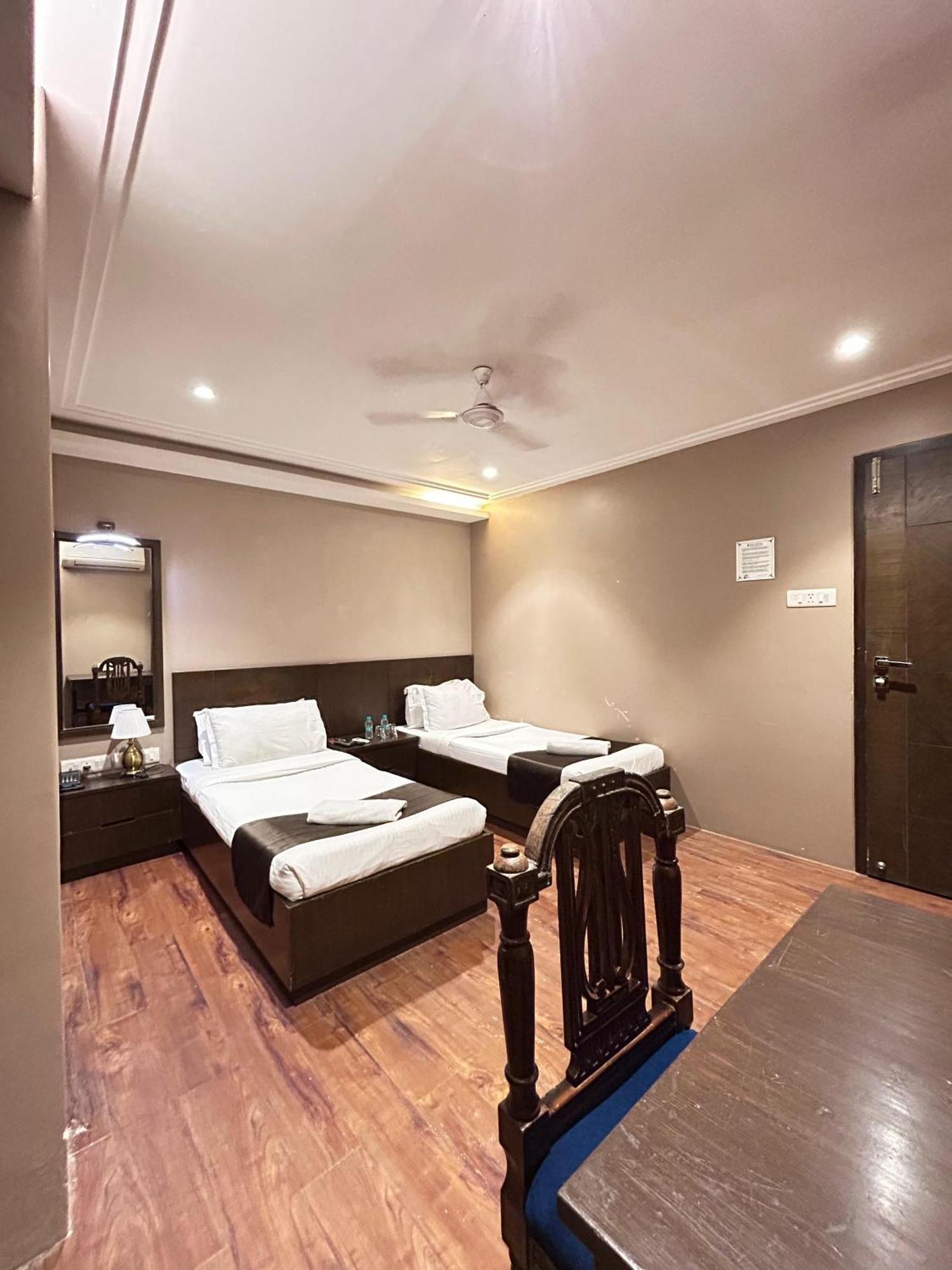 Gulf Hotel Mumbai- The Boutique Hotel Colaba มุมไบ ภายนอก รูปภาพ
