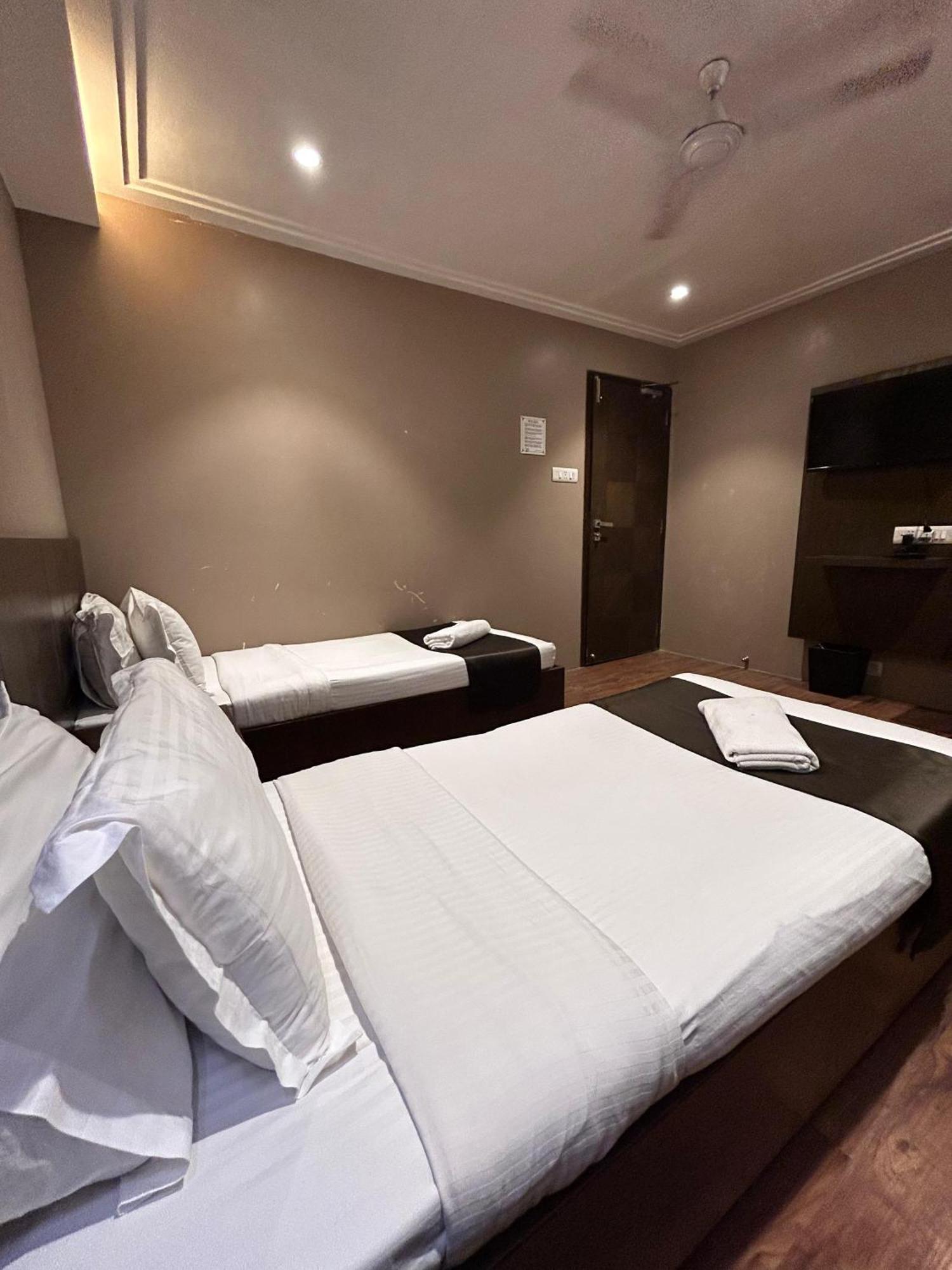 Gulf Hotel Mumbai- The Boutique Hotel Colaba มุมไบ ภายนอก รูปภาพ