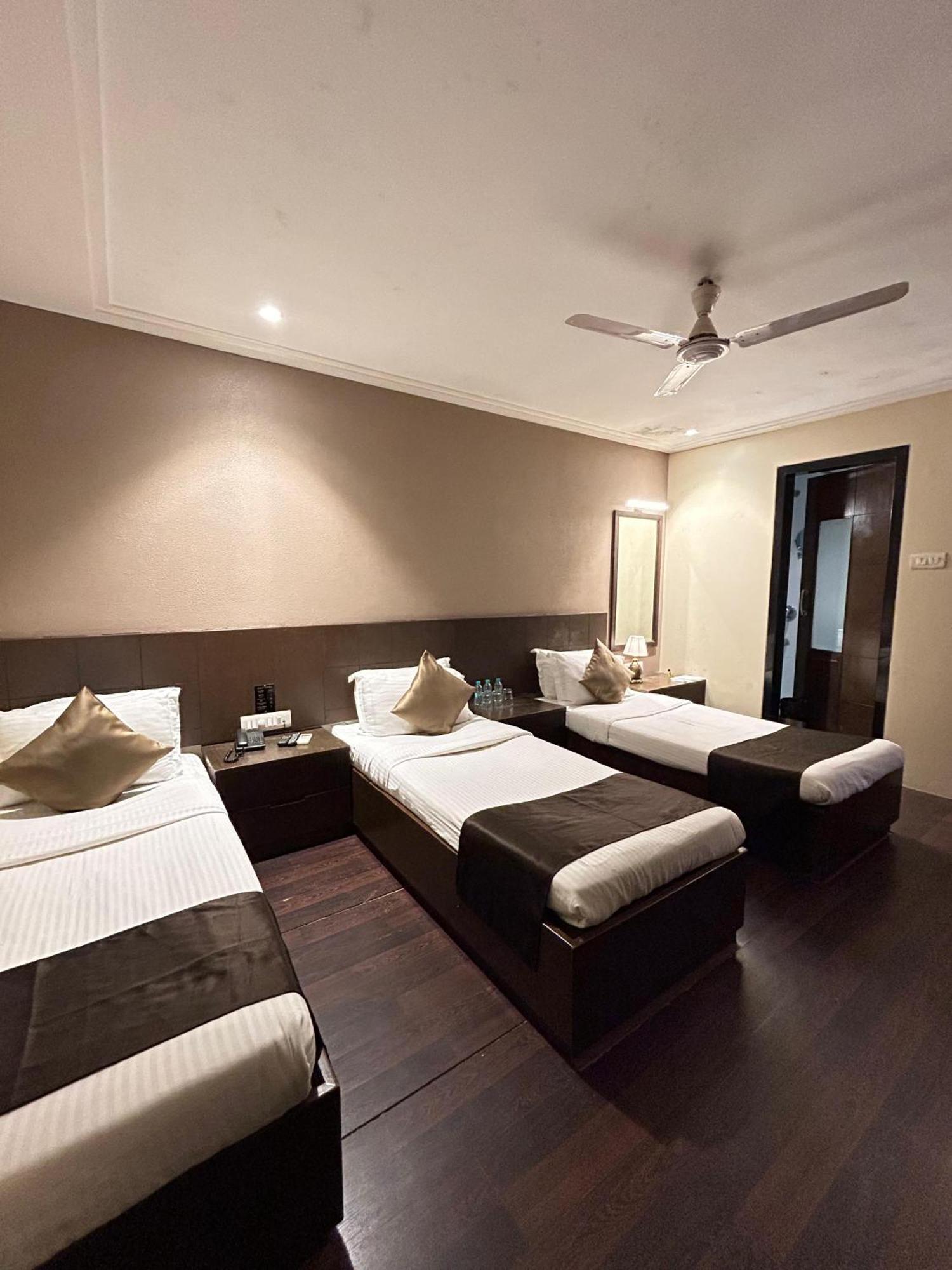 Gulf Hotel Mumbai- The Boutique Hotel Colaba มุมไบ ภายนอก รูปภาพ