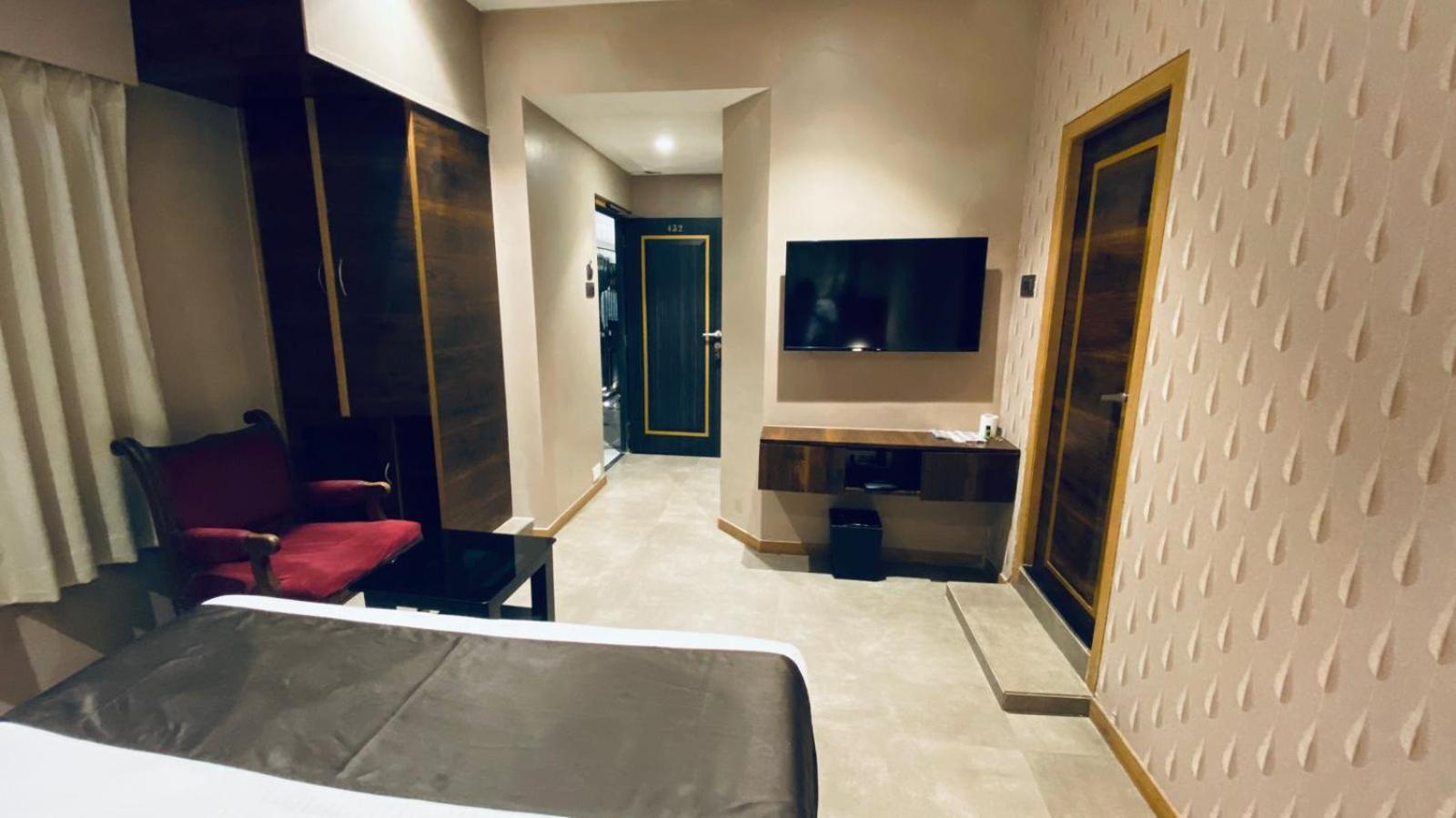 Gulf Hotel Mumbai- The Boutique Hotel Colaba มุมไบ ภายนอก รูปภาพ